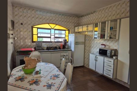 Casa à venda com 121m², 3 quartos e 2 vagas