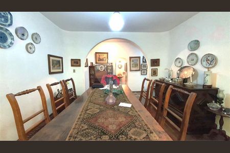 Casa à venda com 433m², 4 quartos e 2 vagas