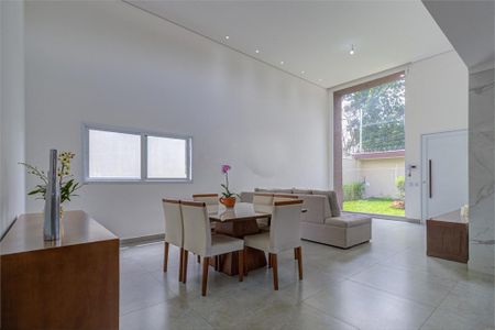 Casa à venda com 6 quartos, 450m² em Interlagos, São Paulo