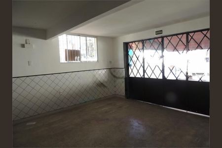 Casa à venda com 252m², 3 quartos e 2 vagas