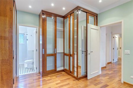 Casa à venda com 261m², 3 quartos e 3 vagas