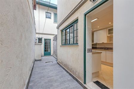 Casa à venda com 261m², 3 quartos e 3 vagas