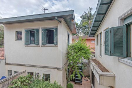 Casa à venda com 261m², 3 quartos e 3 vagas