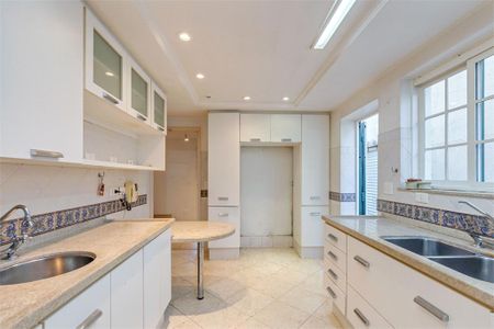 Casa à venda com 261m², 3 quartos e 3 vagas