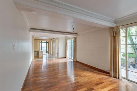 Casa à venda com 261m², 3 quartos e 3 vagas