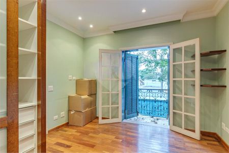 Casa à venda com 261m², 3 quartos e 3 vagas