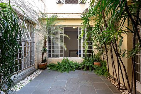 Casa à venda com 226m², 3 quartos e 2 vagas