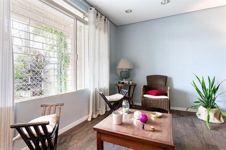 Casa à venda com 226m², 3 quartos e 2 vagas