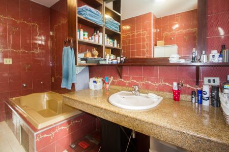 Casa à venda com 500m², 6 quartos e 5 vagasBanheiro da Suíte