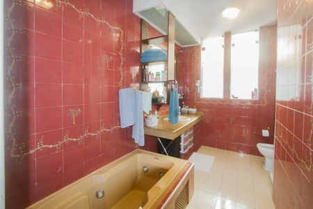 Casa à venda com 500m², 6 quartos e 5 vagasBanheiro da Suíte