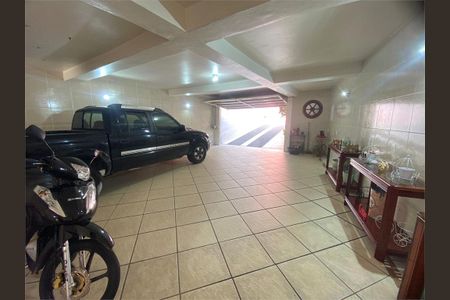 Casa à venda com 262m², 3 quartos e 5 vagas