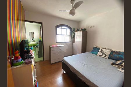 Casa à venda com 262m², 3 quartos e 5 vagas