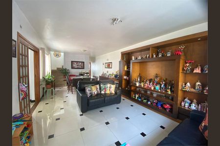 Casa à venda com 262m², 3 quartos e 5 vagas