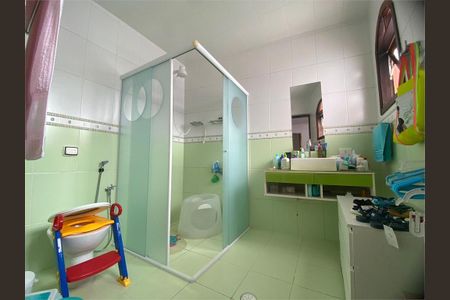 Casa à venda com 262m², 3 quartos e 5 vagas