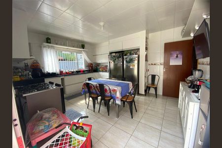 Casa à venda com 262m², 3 quartos e 5 vagas