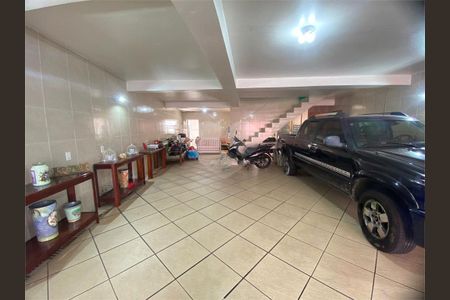 Casa à venda com 262m², 3 quartos e 5 vagas