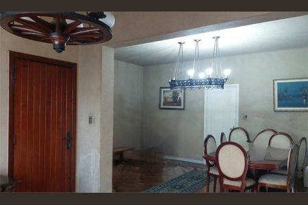 Casa à venda com 3 quartos, 270m² em Vila Monumento, São Paulo