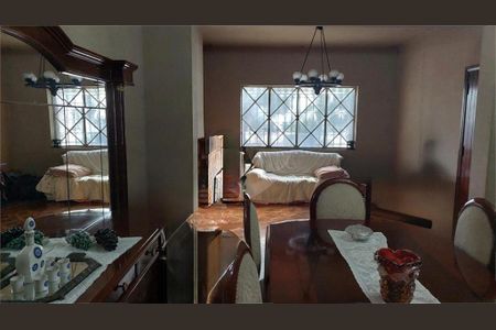 Casa à venda com 3 quartos, 270m² em Vila Monumento, São Paulo