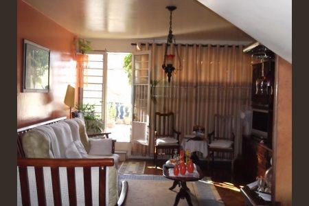 Casa à venda com 155m², 3 quartos e 4 vagas