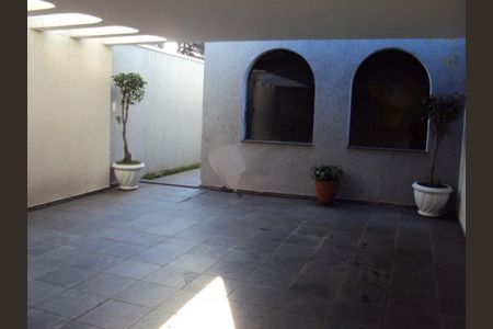 Casa à venda com 196m², 3 quartos e 3 vagas