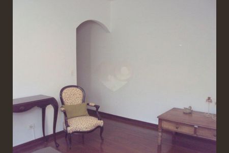 Casa à venda com 196m², 3 quartos e 3 vagas