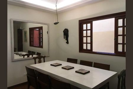 Casa à venda com 165m², 4 quartos e 4 vagas