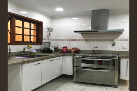 Casa à venda com 165m², 4 quartos e 4 vagas