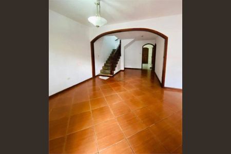 Casa à venda com 110m², 4 quartos e 4 vagas