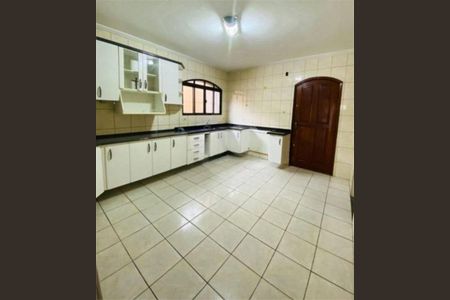 Casa à venda com 110m², 4 quartos e 4 vagas
