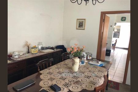 Casa à venda com 113m², 3 quartos e 6 vagas