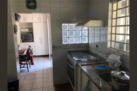 Casa à venda com 113m², 3 quartos e 6 vagas