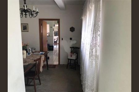 Casa à venda com 113m², 3 quartos e 6 vagas