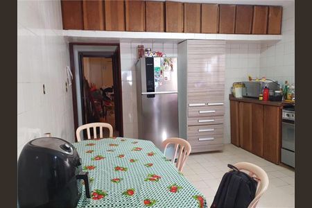 Casa à venda com 180m², 3 quartos e 2 vagas