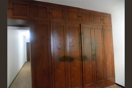 Casa à venda com 122m², 3 quartos e 2 vagas