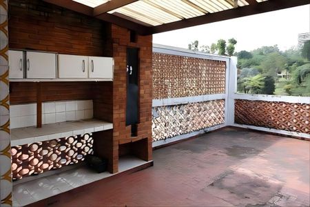 Casa à venda com 4 quartos, 250m² em Jardim Colombo, São Paulo
