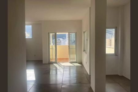 Apartamento à venda com 135m², 2 quartos e sem vaga