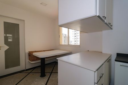 Apartamento à venda com 366m², 3 quartos e 4 vagas Apartamento à venda com 366m², 3 quartos e 4 vagasCozinha