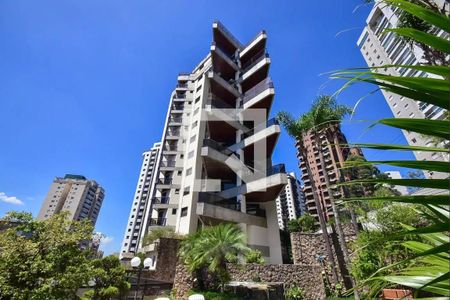 Apartamento à venda com 366m², 3 quartos e 4 vagas Apartamento à venda com 366m², 3 quartos e 4 vagasFachada