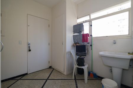 Apartamento à venda com 366m², 3 quartos e 4 vagas Apartamento à venda com 366m², 3 quartos e 4 vagasÁrea de Serviço