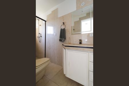 Apartamento à venda com 366m², 3 quartos e 4 vagas Apartamento à venda com 366m², 3 quartos e 4 vagasBanheiro da Suíte 3