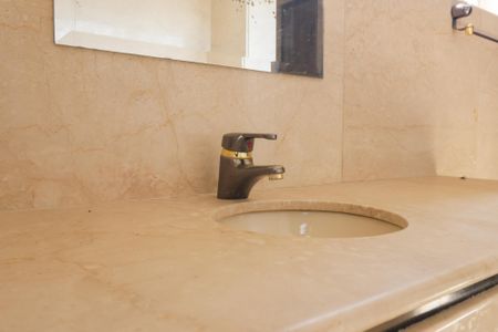 Apartamento à venda com 366m², 3 quartos e 4 vagas Apartamento à venda com 366m², 3 quartos e 4 vagasBanheiro da Suíte 2