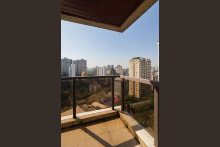 Apartamento à venda com 366m², 3 quartos e 4 vagas Apartamento à venda com 366m², 3 quartos e 4 vagasVista da Suíte 1