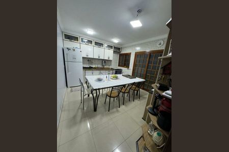 Casa à venda com 257m², 3 quartos e 2 vagas