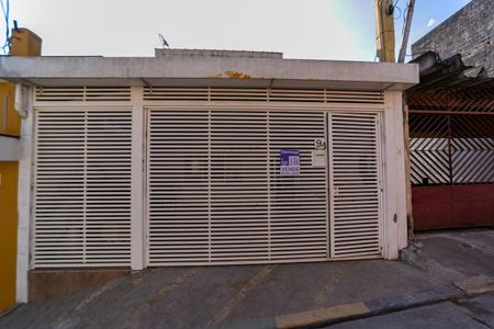 Casa à venda com 119m², 3 quartos e 2 vagasFachada e Placa