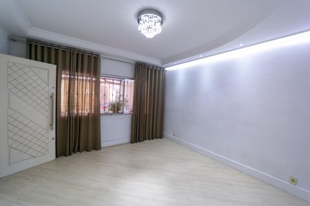 Casa à venda com 119m², 3 quartos e 2 vagasSala