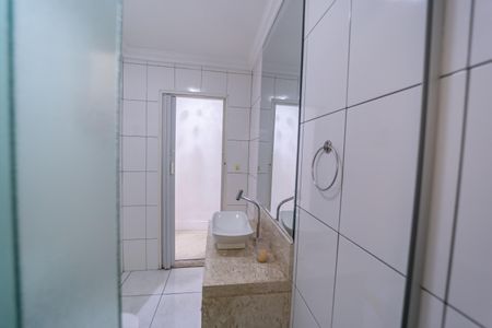 Casa à venda com 119m², 3 quartos e 2 vagasBanheiro Social