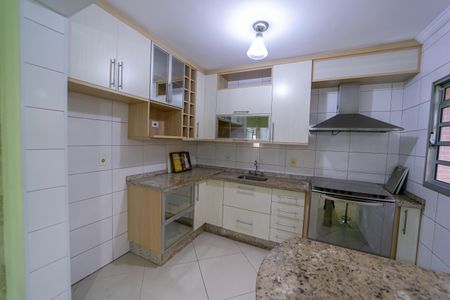 Casa à venda com 119m², 3 quartos e 2 vagasCozinha