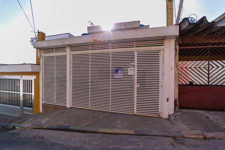 Casa à venda com 119m², 3 quartos e 2 vagasFachada e Placa