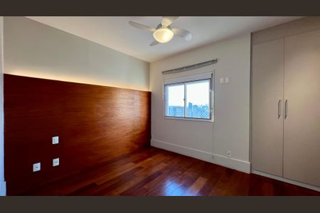 Apartamento à venda com 125m², 3 quartos e 2 vagas Apartamento à venda com 125m², 3 quartos e 2 vagasSuite