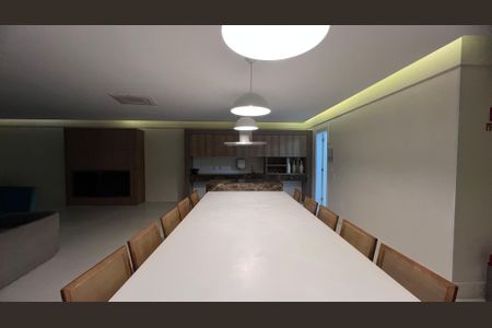 Apartamento à venda com 125m², 3 quartos e 2 vagas Apartamento à venda com 125m², 3 quartos e 2 vagasÁrea comum - Salão de festas